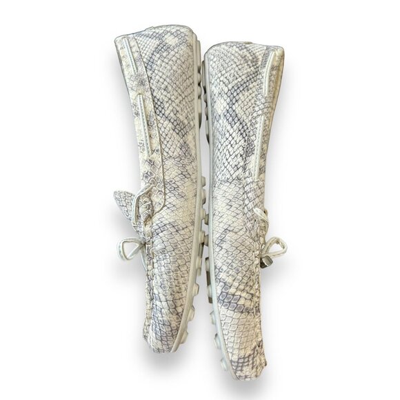 Michael Kors White Gray Snake Print Leather Loafers slip on bow - Picture 5 of 9